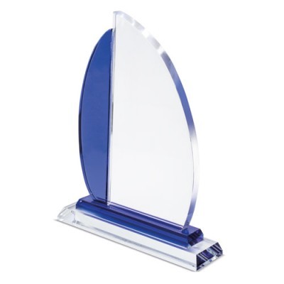 Trofeo pequeño de cristal con forma de velero para personalizar